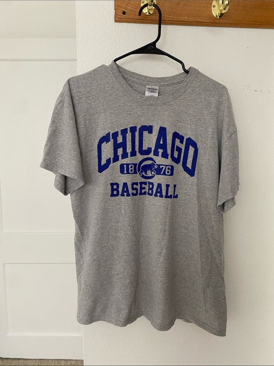 Gildan Tops - Gildan Gray T-Shirt with Blue "Chicago Baseball" Graphic
